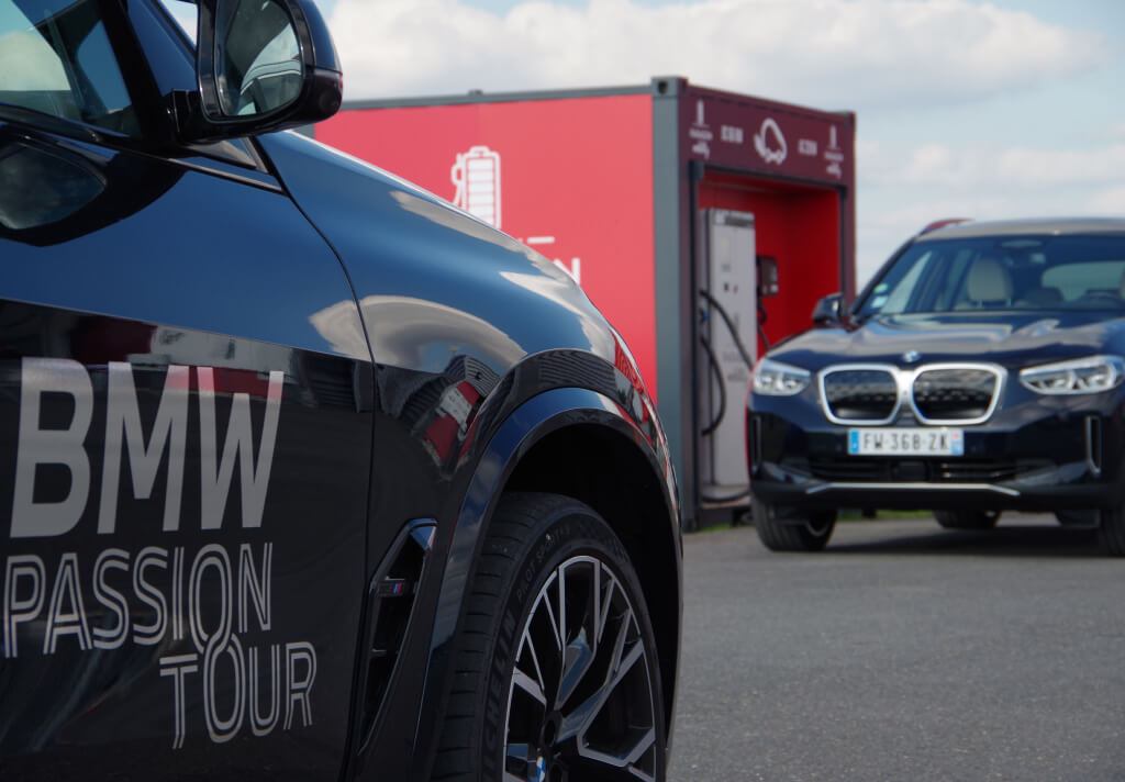 The Pod, a mobile charging station can be deployed for events, on race-tracks or other short-term needs. It works off-grid, on-grid or with limited grid-capacities. Here Paragon provided charging for the BMW passion tour.